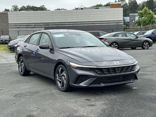 2025 Hyundai ELANTRA Sport
