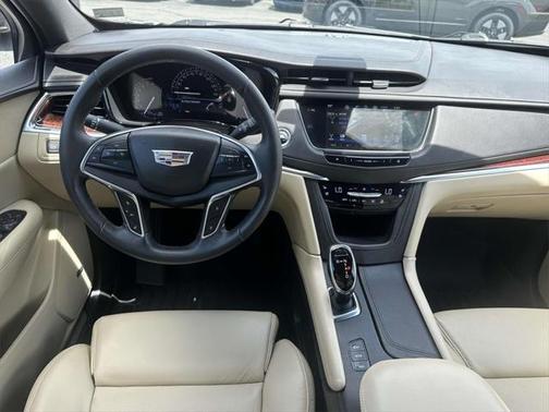 2017 Cadillac XT5 Premium Luxury