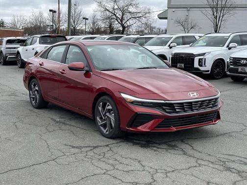 2025 Hyundai ELANTRA Limited