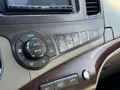2014 Toyota Sienna XLE