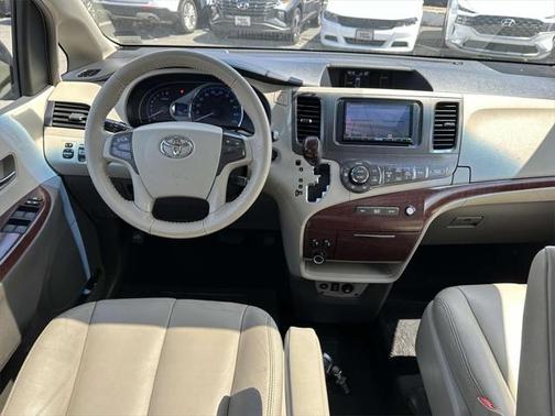 2014 Toyota Sienna XLE