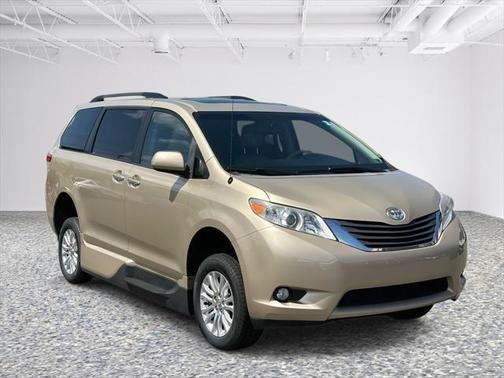 2014 Toyota Sienna XLE