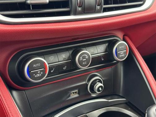 2019 Alfa Romeo Stelvio Base