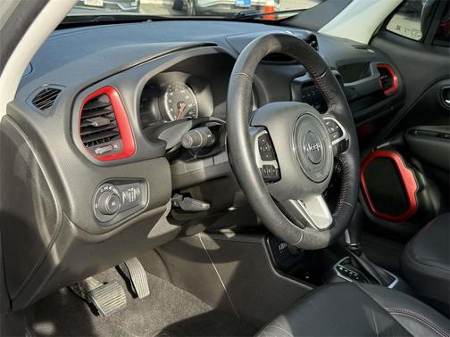 2023 Jeep Renegade Trailhawk