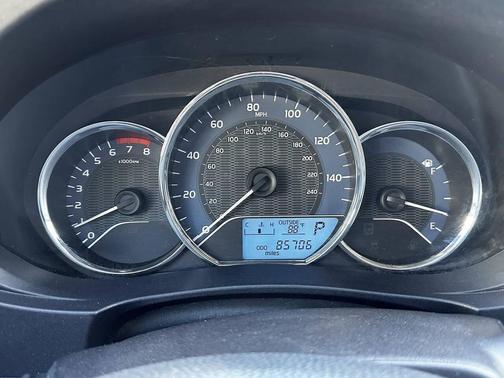 Classic Silver Metallic 2015 Toyota Corolla LE