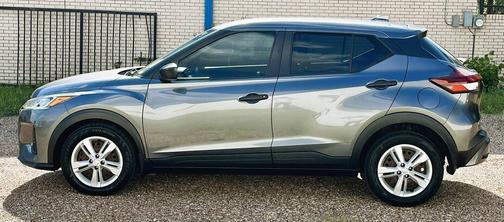 Gun Metallic 2021 Nissan Kicks S