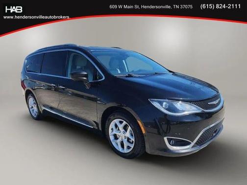 2017 Chrysler Pacifica Touring-L Plus