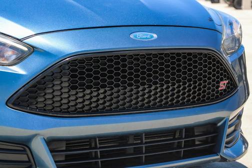 2018 Ford Focus ST Base