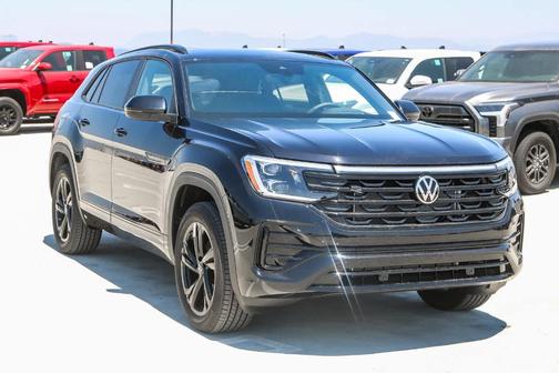 2025 Volkswagen Atlas Cross Sport 2.0T SEL R-Line Black