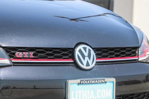 2019 Volkswagen Golf GTI 2.0T SE