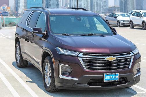 2022 Chevrolet Traverse LT Leather