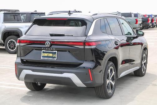 2025 Volkswagen Tiguan 2.0T SE