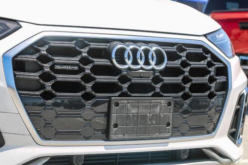 2022 Audi Q5 45 S line Premium Plus