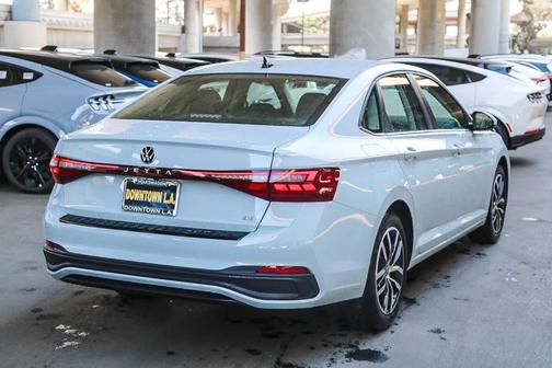 2025 Volkswagen Jetta 1.5T SE