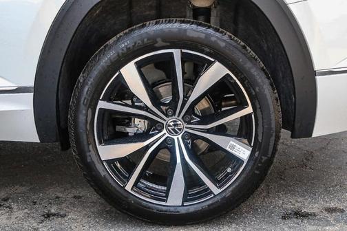 2025 Volkswagen Atlas 2.0T SEL Premium R-Line