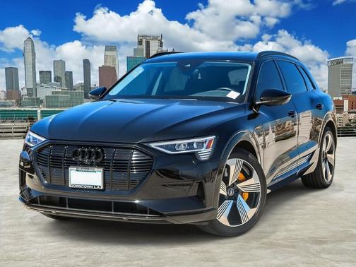2022 Audi e-tron Premium Plus