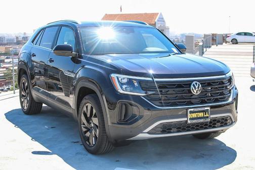 2025 Volkswagen Atlas Cross Sport 2.0T SE w/Technology