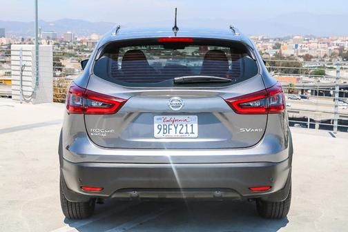 2022 Nissan Rogue Sport SV