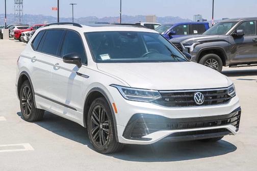 2022 Volkswagen Tiguan 2.0T SE R-Line Black