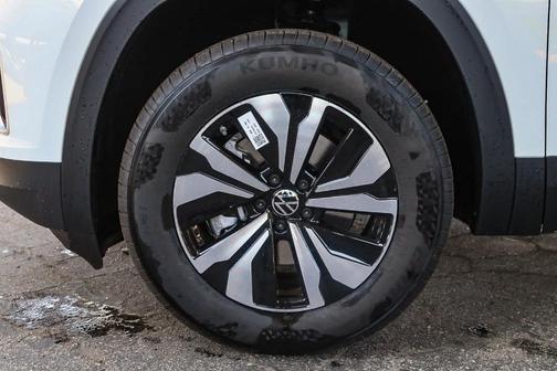 2025 Volkswagen Atlas 2.0T SE