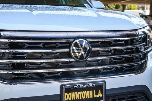 2025 Volkswagen Atlas 2.0T SE