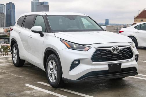 2024 Toyota Highlander LE