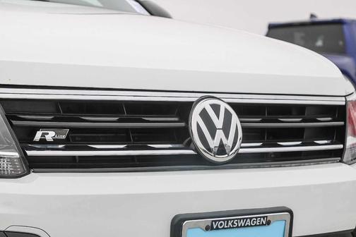 2021 Volkswagen Tiguan 2.0T SE R-Line Black