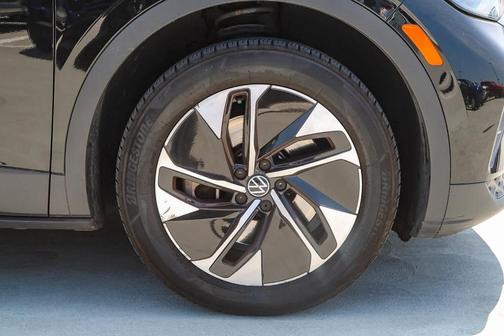 2022 Volkswagen ID.4 Pro