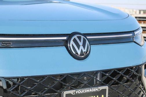 2025 Volkswagen Tiguan 2.0T SEL R-Line