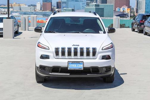 2016 Jeep Cherokee Sport