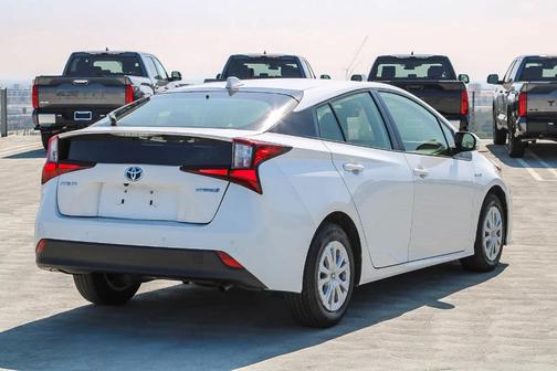 2022 Toyota Prius LE