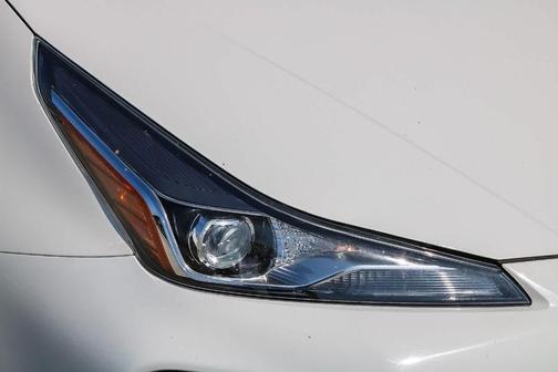 2022 Toyota Prius LE
