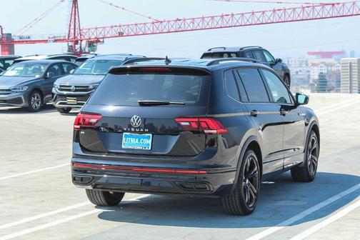 2024 Volkswagen Tiguan 2.0T SE R-Line Black