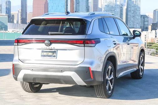 2025 Volkswagen Tiguan 2.0T SE
