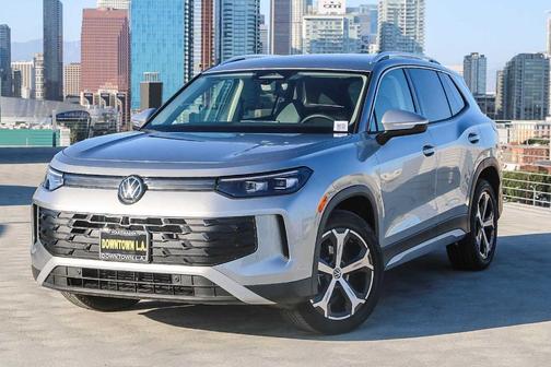 2025 Volkswagen Tiguan 2.0T SE