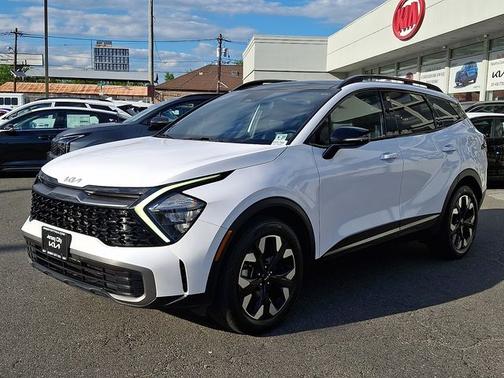 White Pearl 2023 Kia Sportage X-Line