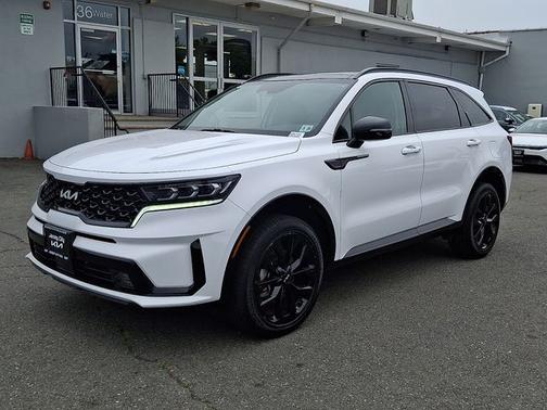 White Pearl 2023 Kia Sorento SX