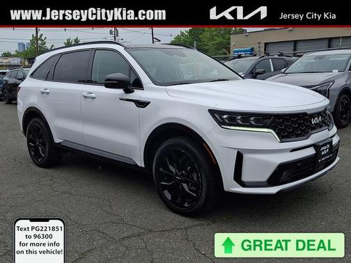 White Pearl 2023 Kia Sorento SX
