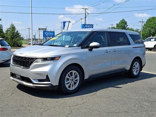 2023 Kia Carnival LX