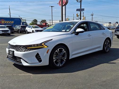 2022 Kia K5 LXS
