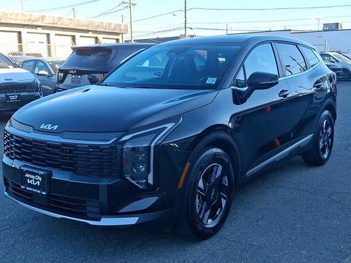 Ebony Black 2026 Kia Sportage LX