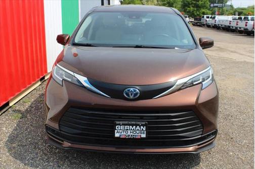 2021 Toyota Sienna LE