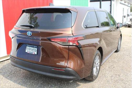 2021 Toyota Sienna LE