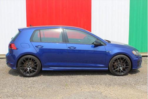 2016 Volkswagen Golf R 2.0T DSG