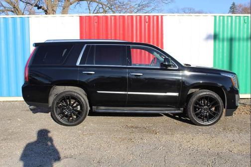 2017 Cadillac Escalade Luxury