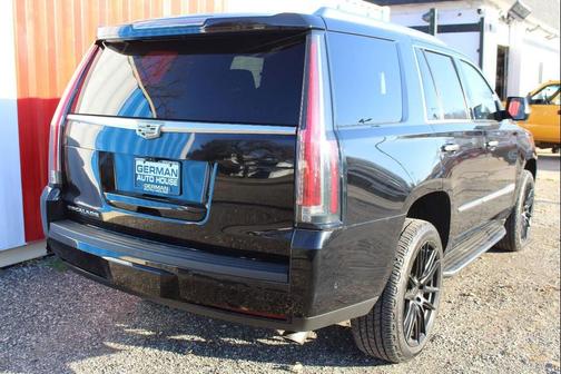 2017 Cadillac Escalade Luxury