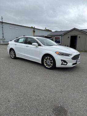 2020 Ford Fusion Plug-In Hybrid Titanium