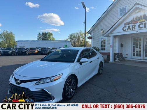 White 2021 Toyota Camry XLE
