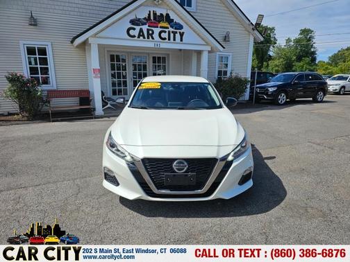 White 2020 Nissan Altima 2.5 SR