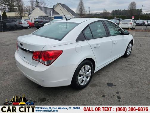 White 2014 Chevrolet Cruze LS